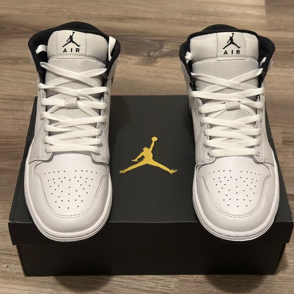 *Brand New!! Nike Air Jordan 1 Mid / Stormtrooper Colorway / Men's size 10 - Picture 5 of 7